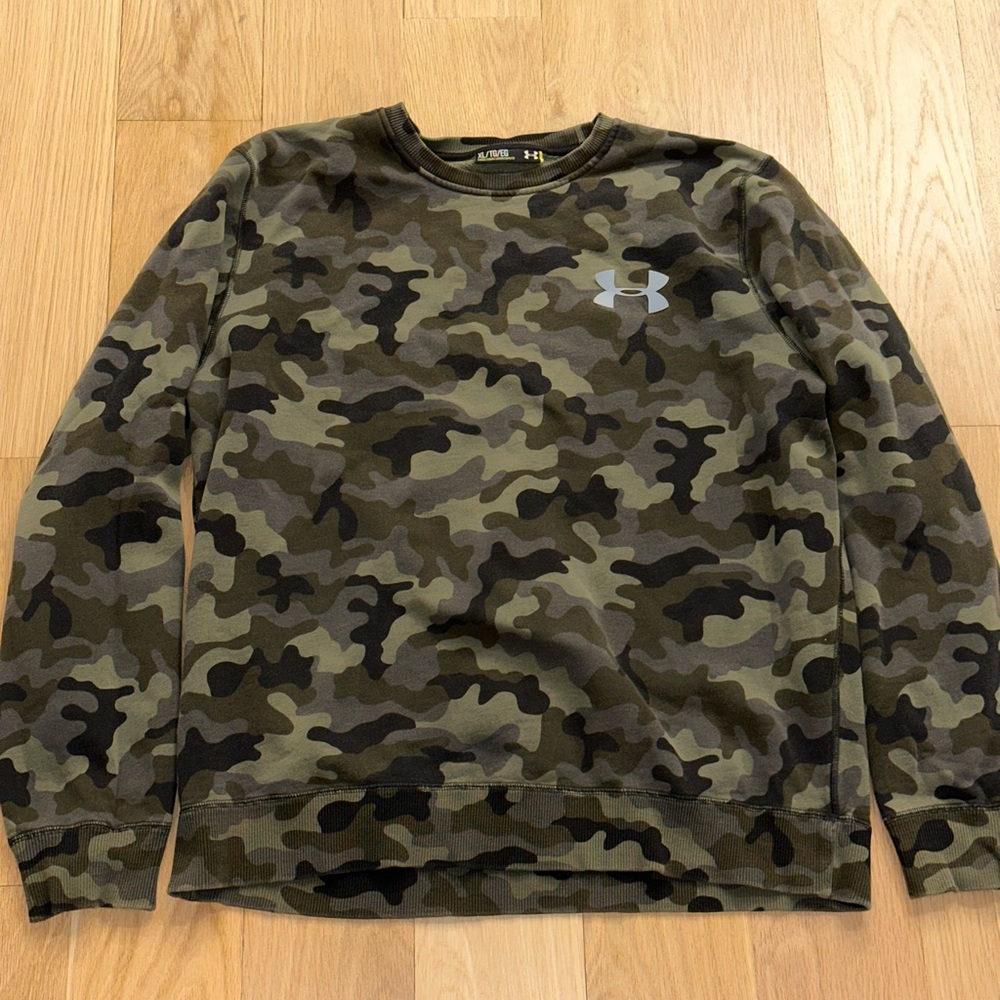 Under Armour Men's Camouflage Crew Neck Sweatshirt Size XL.